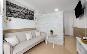 Vista Blanca Room 1